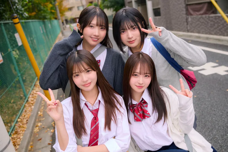 める＆ひかり＆もあ＆ゆみ (電影シロウト-青春-) | deaa030 の素人AV女優は誰？